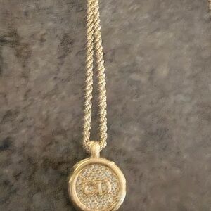 Dior Elegant Gold Pendant Necklace